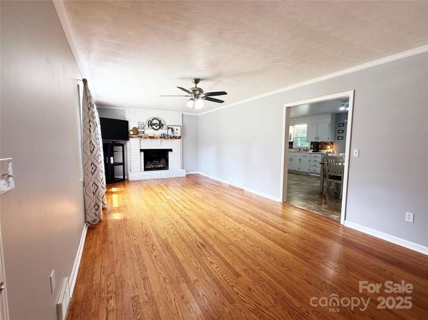 84 Azalea Drive, Waynesville, NC 28786.  MLS# CAR4285709, YatesRealty ID 32850. 