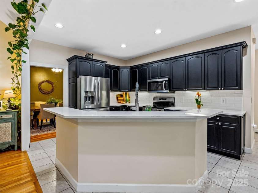 247 Big Raven Lane, Saluda, NC 28773.  MLS# CAR4272997, YatesRealty ID 32851. 