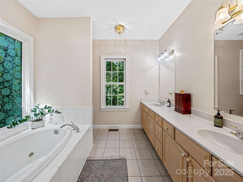 247 Big Raven Lane, Saluda, NC 28773.  MLS# CAR4272997, YatesRealty ID 32851. 