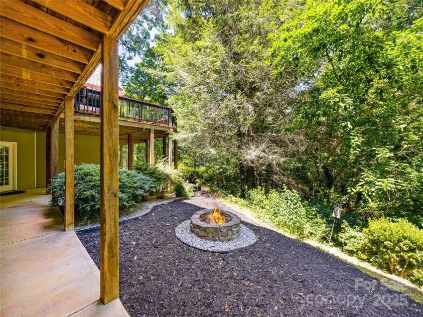 247 Big Raven Lane, Saluda, NC 28773.  MLS# CAR4272997, YatesRealty ID 32851. 