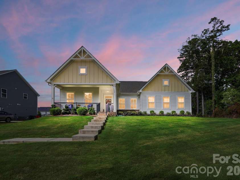 14811 Williams Place Alley, Davidson, NC 28036.  MLS# CAR4397261, YatesRealty ID 32852. 