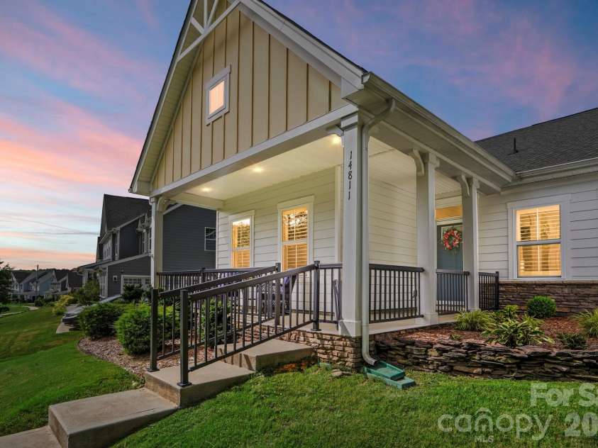 14811 Williams Place Alley, Davidson, NC 28036.  MLS# CAR4397261, YatesRealty ID 32852. 
