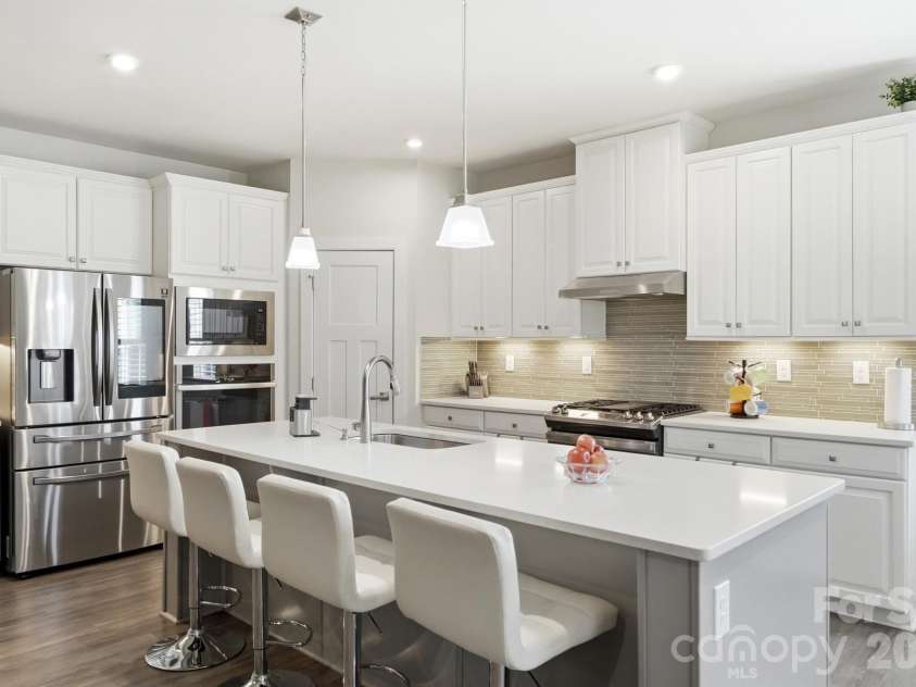 14811 Williams Place Alley, Davidson, NC 28036.  MLS# CAR4397261, YatesRealty ID 32852. 