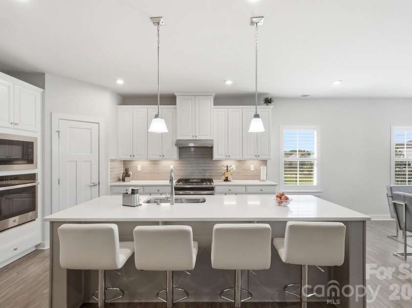 14811 Williams Place Alley, Davidson, NC 28036.  MLS# CAR4397261, YatesRealty ID 32852. 
