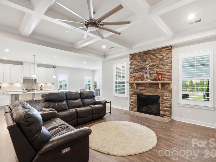 14811 Williams Place Alley, Davidson, NC 28036.  MLS# CAR4397261, YatesRealty ID 32852. 