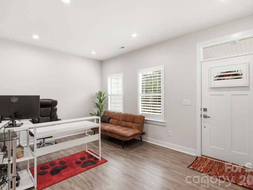 14811 Williams Place Alley, Davidson, NC 28036.  MLS# CAR4397261, YatesRealty ID 32852. 