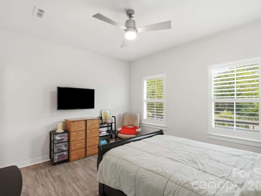 14811 Williams Place Alley, Davidson, NC 28036.  MLS# CAR4397261, YatesRealty ID 32852. 