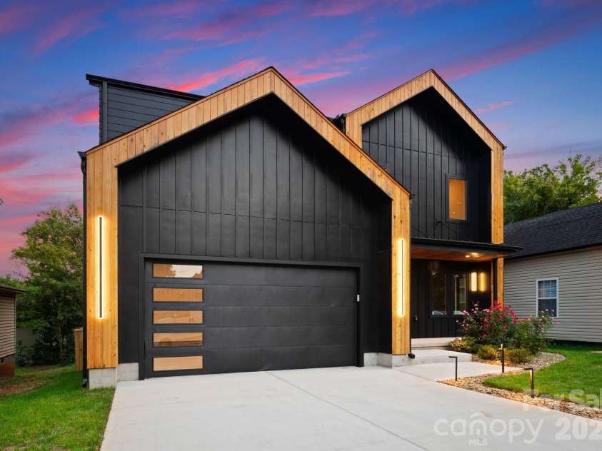 1821 Umstead Street, Charlotte, NC 28205.  MLS# CAR4394611, YatesRealty ID 32853. Photo is a representation of similar property