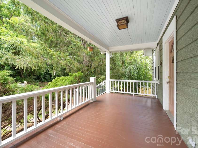28 Chatham Road, Asheville, NC 28804.  MLS# CAR4394555, YatesRealty ID 32854. 