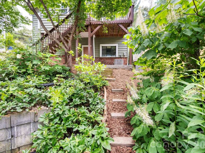28 Chatham Road, Asheville, NC 28804.  MLS# CAR4394555, YatesRealty ID 32854. 