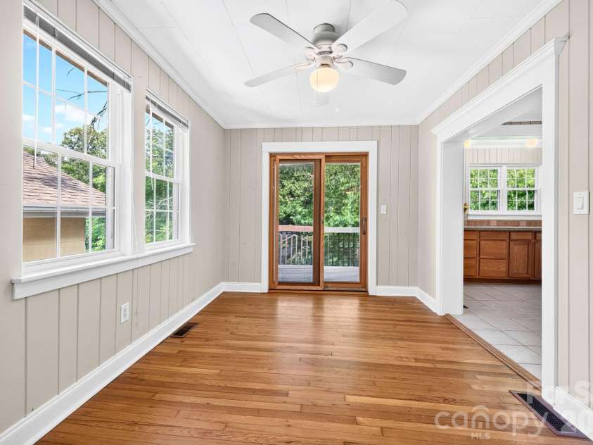 28 Chatham Road, Asheville, NC 28804.  MLS# CAR4394555, YatesRealty ID 32854. Dining room has sliding door to back deck