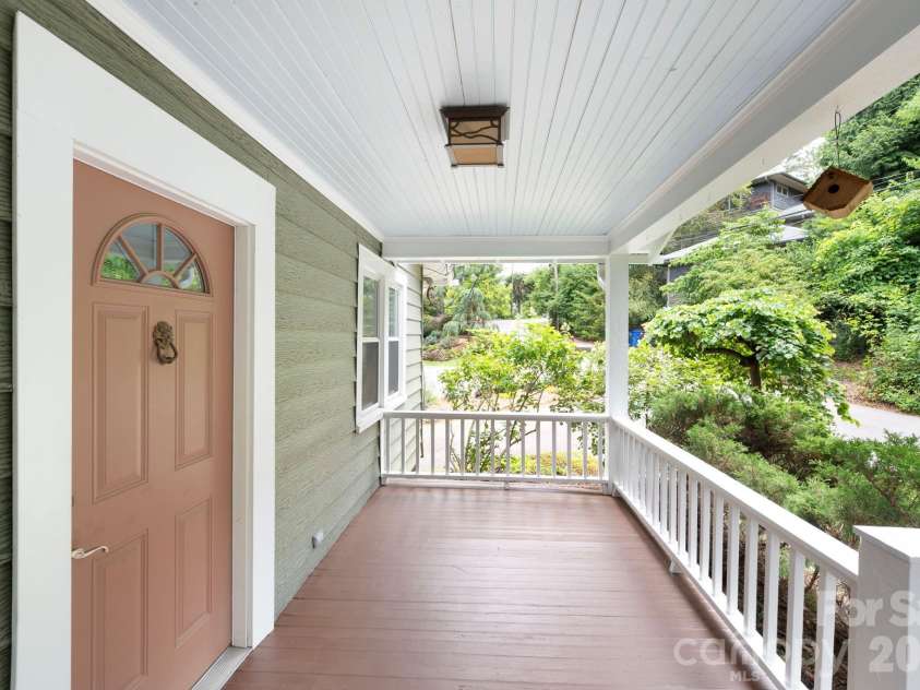 28 Chatham Road, Asheville, NC 28804.  MLS# CAR4394555, YatesRealty ID 32854. Inviting front porch