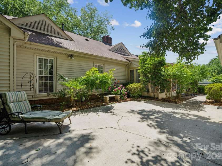2234 Hamilton Mill Road, Charlotte, NC 28270.  MLS# CAR4261360, YatesRealty ID 32855. 