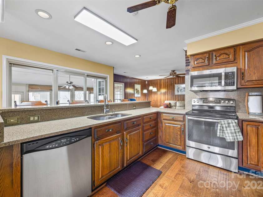 2234 Hamilton Mill Road, Charlotte, NC 28270.  MLS# CAR4328674, YatesRealty ID 32855. 