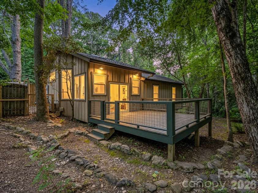 701 Azalea Avenue, Black Mountain, NC 28711.  MLS# CAR4384866, YatesRealty ID 32855. 