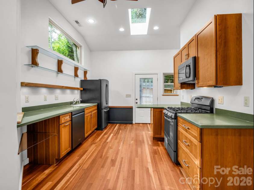 701 Azalea Avenue, Black Mountain, NC 28711.  MLS# CAR4384866, YatesRealty ID 32855. 