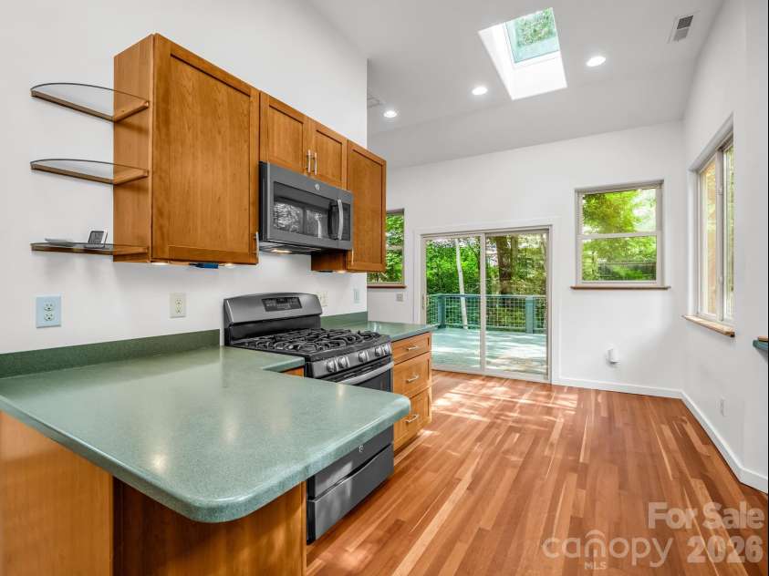 701 Azalea Avenue, Black Mountain, NC 28711.  MLS# CAR4384866, YatesRealty ID 32855. 