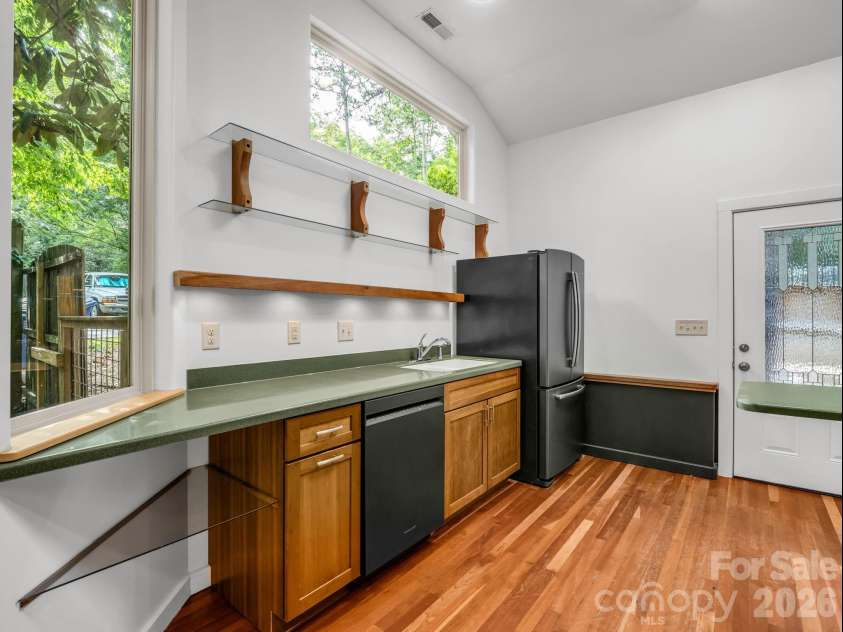 701 Azalea Avenue, Black Mountain, NC 28711.  MLS# CAR4384866, YatesRealty ID 32855. 