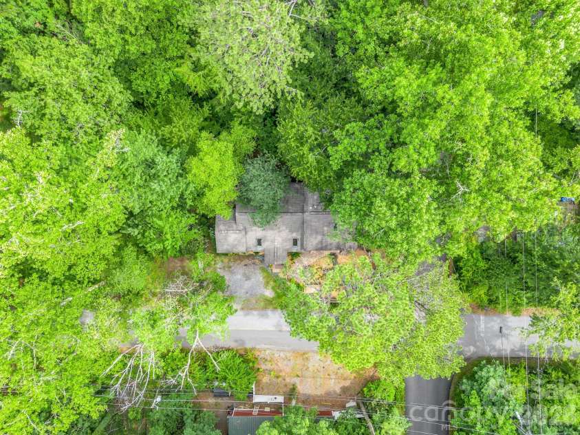 701 Azalea Avenue, Black Mountain, NC 28711.  MLS# CAR4384866, YatesRealty ID 32855. 