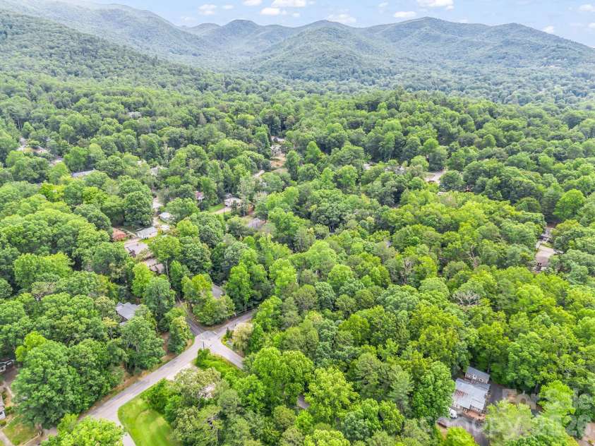 701 Azalea Avenue, Black Mountain, NC 28711.  MLS# CAR4384866, YatesRealty ID 32855. 