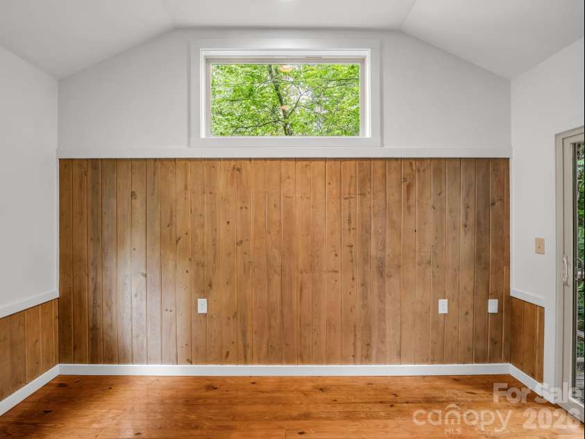 701 Azalea Avenue, Black Mountain, NC 28711.  MLS# CAR4384866, YatesRealty ID 32855. 