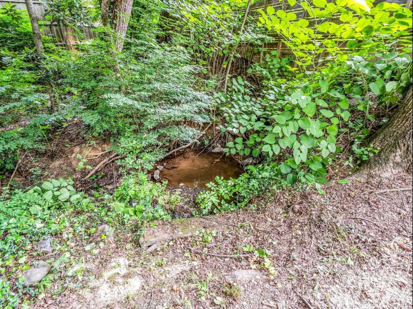 701 Azalea Avenue, Black Mountain, NC 28711.  MLS# CAR4384866, YatesRealty ID 32855. 