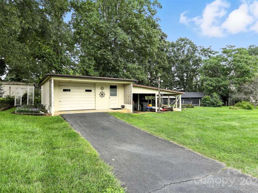 3968 US Hwy 321A Highway, Hudson, NC 28638.  MLS# CAR4324624, YatesRealty ID 32856. 