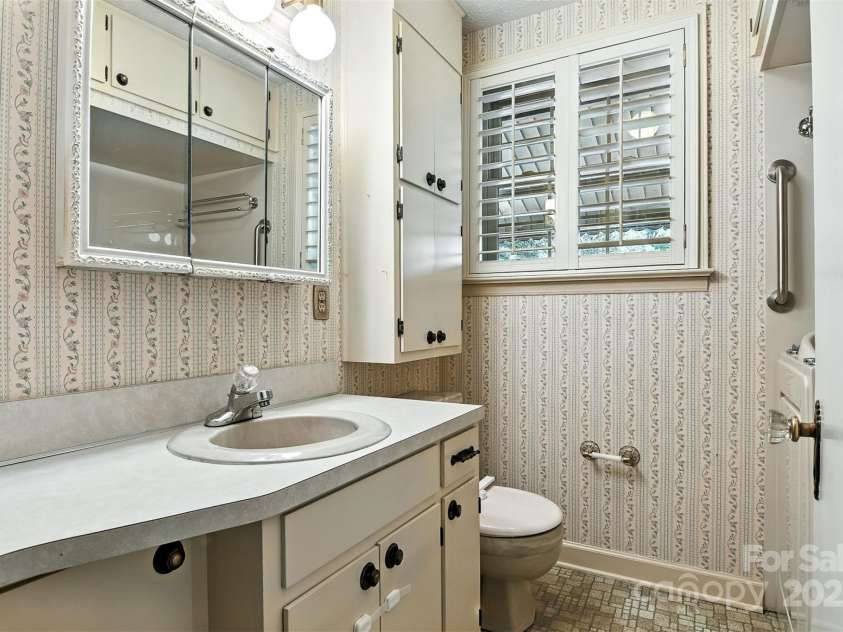 3968 US Hwy 321A Highway, Hudson, NC 28638.  MLS# CAR4324624, YatesRealty ID 32856. 