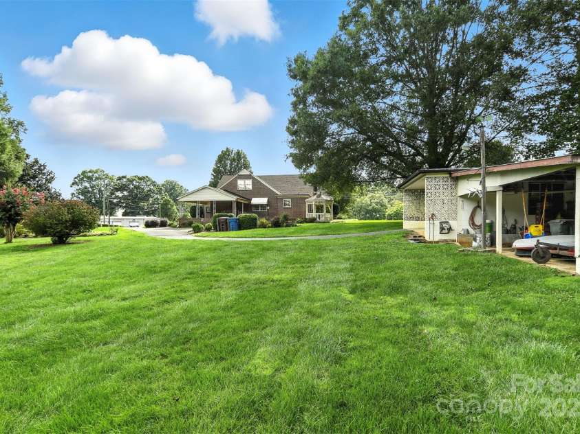 3968 US Hwy 321A Highway, Hudson, NC 28638.  MLS# CAR4324624, YatesRealty ID 32856. 