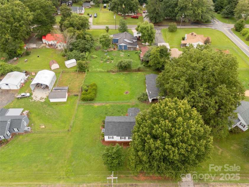 1015 Grace Avenue, Lancaster, SC 29720.  MLS# CAR4291651, YatesRealty ID 32857. 