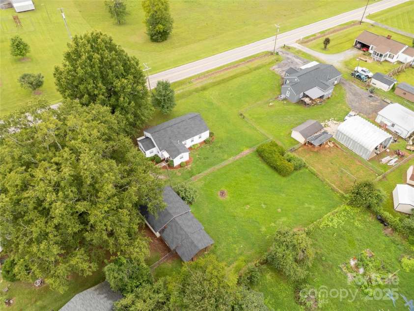 1015 Grace Avenue, Lancaster, SC 29720.  MLS# CAR4291651, YatesRealty ID 32857. 