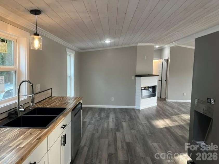 204 A L Fox Road, Taylorsville, NC 28681.  MLS# CAR4396602, YatesRealty ID 32857. 