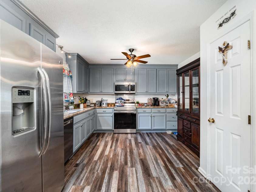 5707 Lewis Road, Gastonia, NC 28052.  MLS# CAR4281300, YatesRealty ID 32858. 