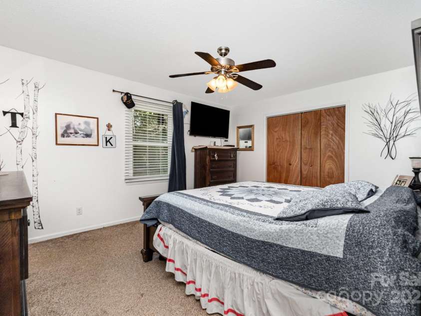 5707 Lewis Road, Gastonia, NC 28052.  MLS# CAR4281300, YatesRealty ID 32858. 