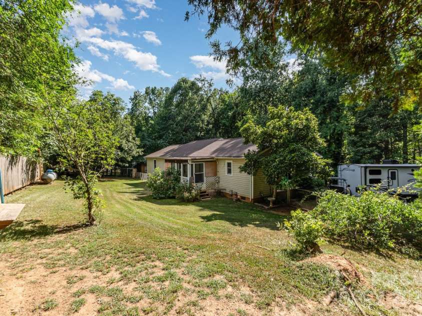 5707 Lewis Road, Gastonia, NC 28052.  MLS# CAR4281300, YatesRealty ID 32858. 