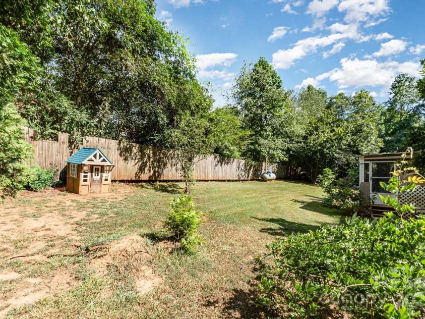 5707 Lewis Road, Gastonia, NC 28052.  MLS# CAR4281300, YatesRealty ID 32858. 