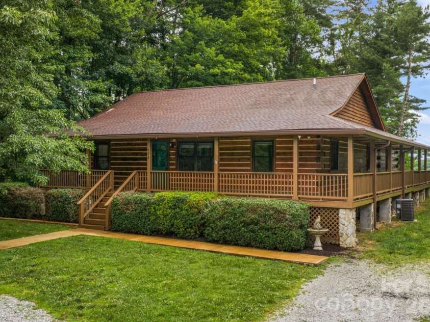 633 Wilson Lane, Boone, NC 28607.  MLS# CAR4397666, YatesRealty ID 32858. 