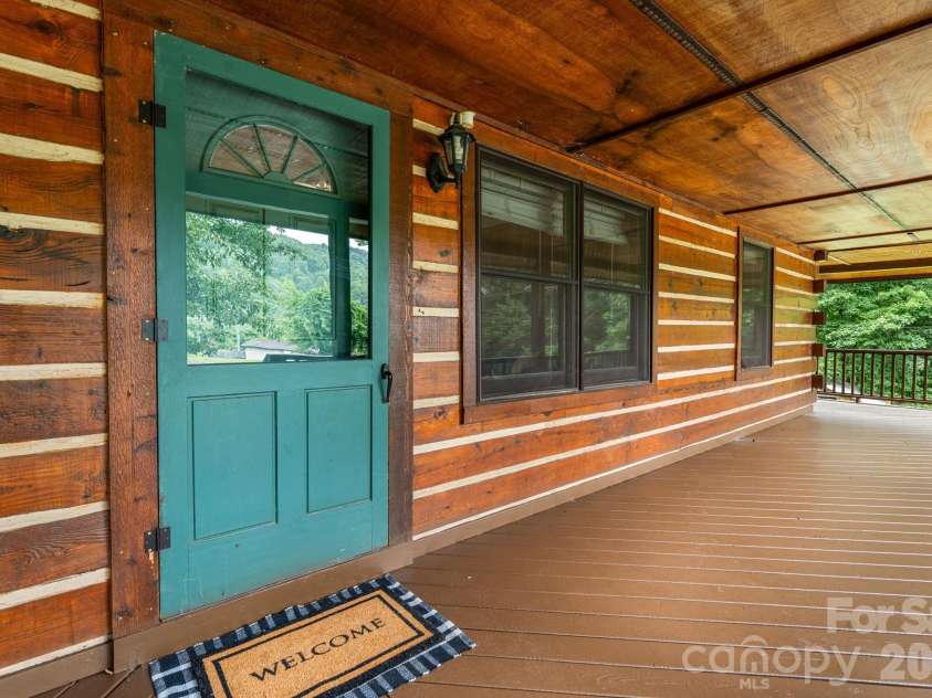 633 Wilson Lane, Boone, NC 28607.  MLS# CAR4397666, YatesRealty ID 32858. 
