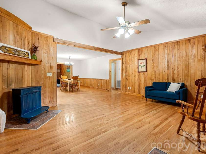 633 Wilson Lane, Boone, NC 28607.  MLS# CAR4397666, YatesRealty ID 32858. 