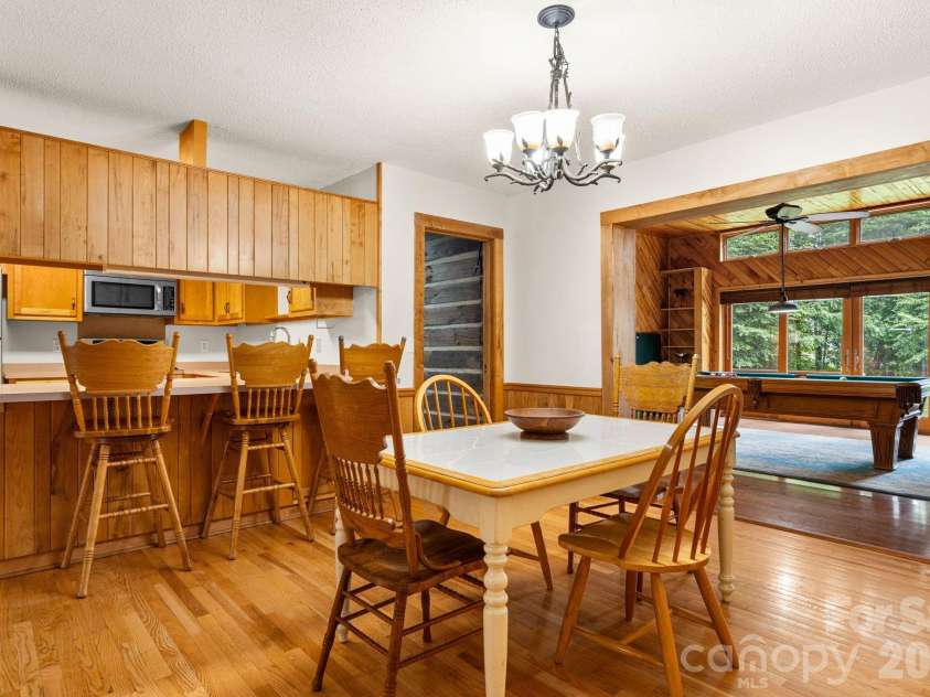 633 Wilson Lane, Boone, NC 28607.  MLS# CAR4397666, YatesRealty ID 32858. 