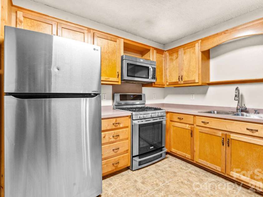 633 Wilson Lane, Boone, NC 28607.  MLS# CAR4397666, YatesRealty ID 32858. 