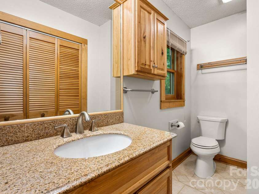 633 Wilson Lane, Boone, NC 28607.  MLS# CAR4397666, YatesRealty ID 32858. 