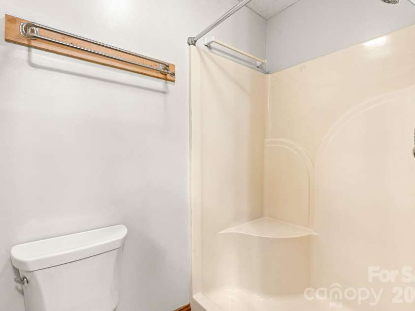 633 Wilson Lane, Boone, NC 28607.  MLS# CAR4397666, YatesRealty ID 32858. 