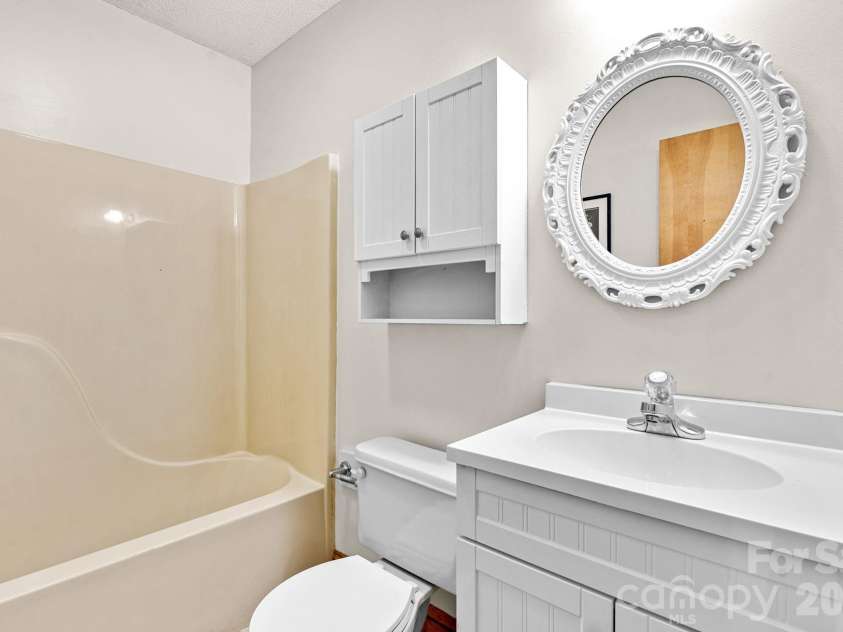 633 Wilson Lane, Boone, NC 28607.  MLS# CAR4397666, YatesRealty ID 32858. 