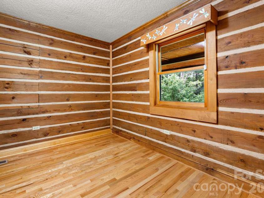 633 Wilson Lane, Boone, NC 28607.  MLS# CAR4397666, YatesRealty ID 32858. 