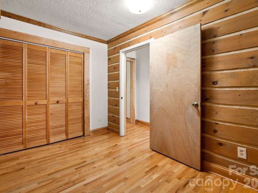 633 Wilson Lane, Boone, NC 28607.  MLS# CAR4397666, YatesRealty ID 32858. 