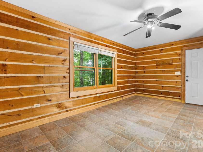 633 Wilson Lane, Boone, NC 28607.  MLS# CAR4397666, YatesRealty ID 32858. 