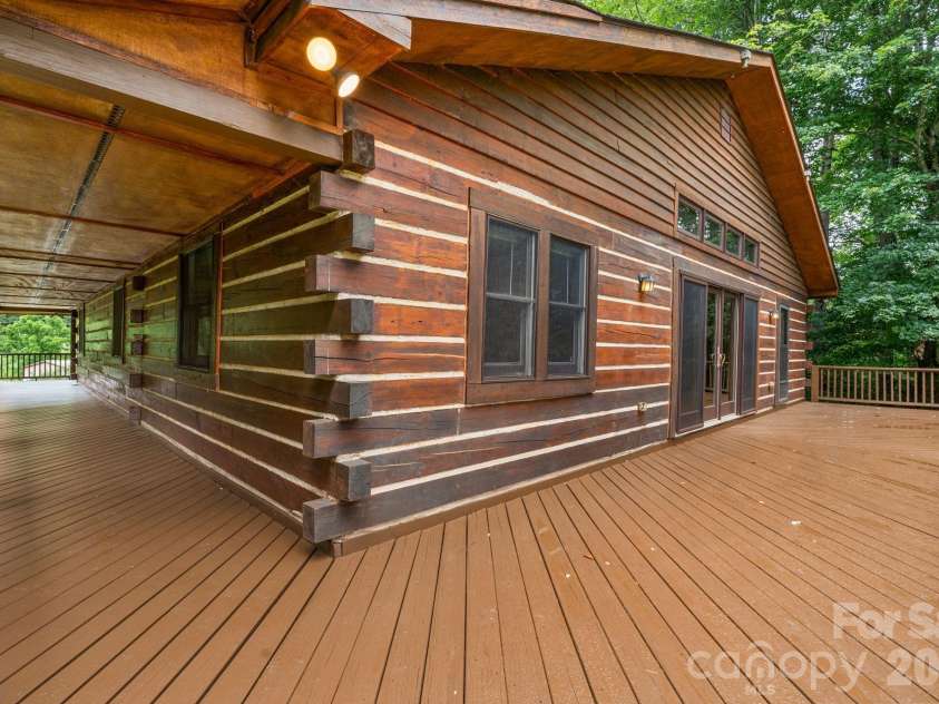 633 Wilson Lane, Boone, NC 28607.  MLS# CAR4397666, YatesRealty ID 32858. 