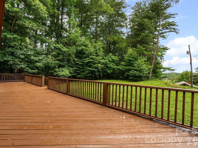 633 Wilson Lane, Boone, NC 28607.  MLS# CAR4397666, YatesRealty ID 32858. 