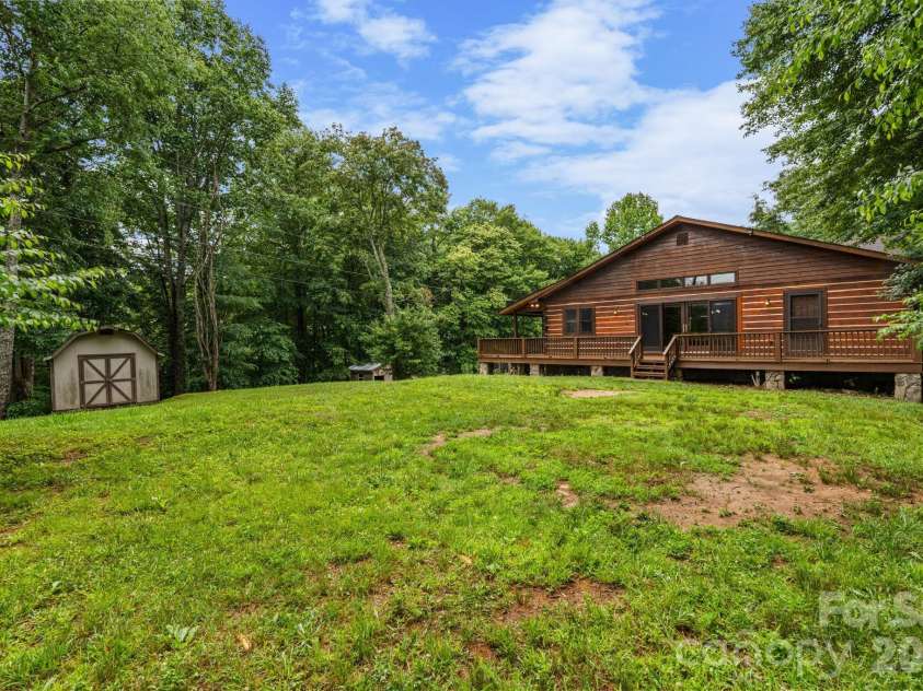 633 Wilson Lane, Boone, NC 28607.  MLS# CAR4397666, YatesRealty ID 32858. 